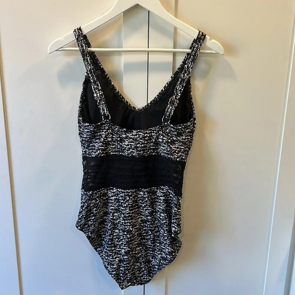 Calvin Klein Sea Glass Printed Mesh-Inset Black White Suit Size 8